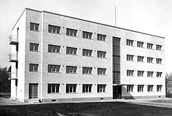 Vasta valmistunut asuntolarakennus 1935